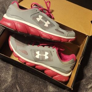 Under Armour size 8
